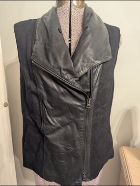Vince Women’s Black Leather-Front Vest Jacket